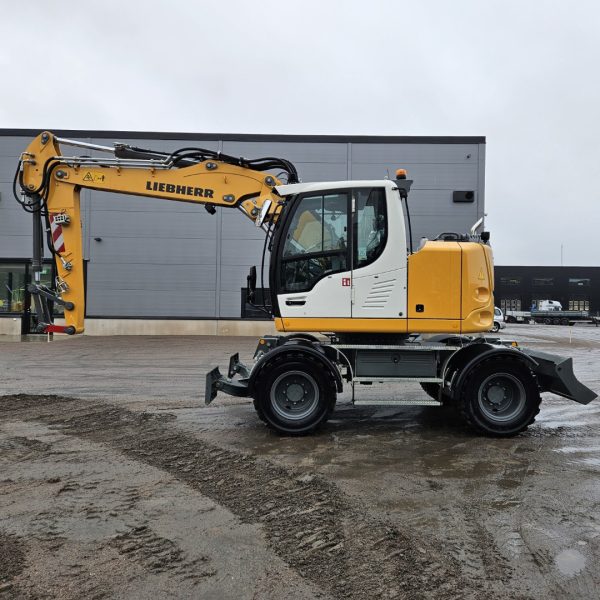 Liebherr 913 Compact