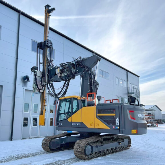 Volvo EC250-D7 Piling rig