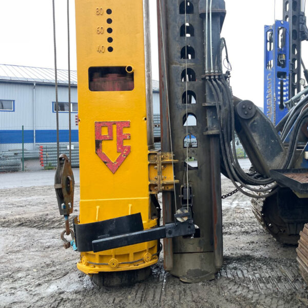Piling machine