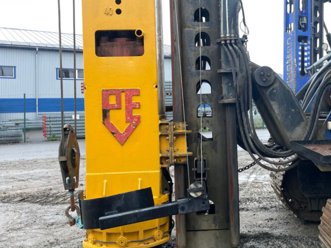 Piling machine