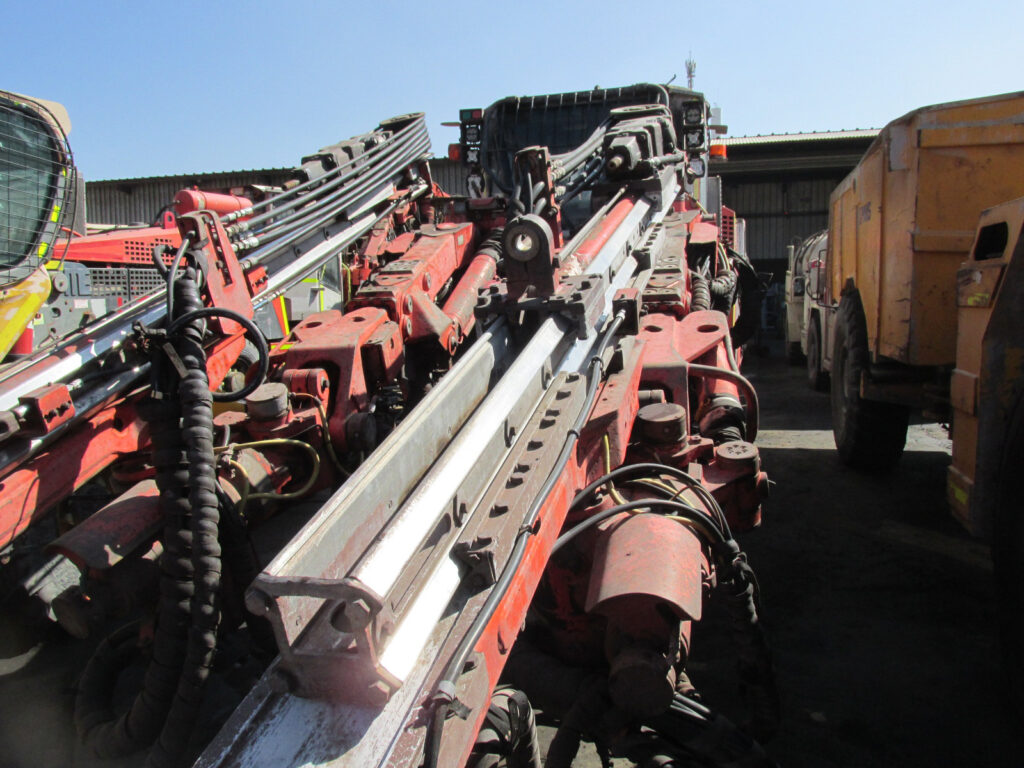 SANDVIK DD321, 2 boom drill rig