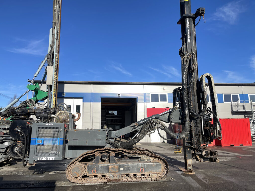 Qmatec 1130 TST, Foundation rig with extendable undercarriage
