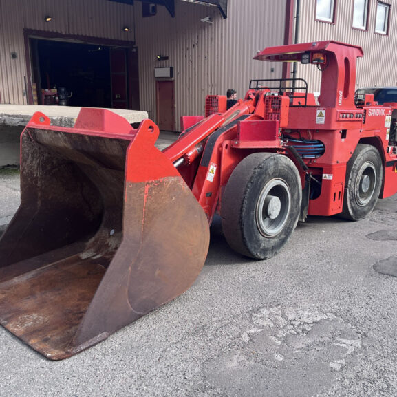 Sandvik Toro LH202 Underground loader